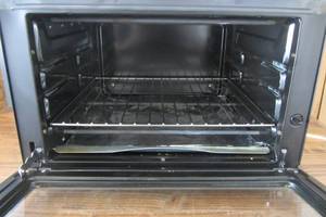 lot 74 image: Chefman Air Fryer Toaster Oven (pre owned)