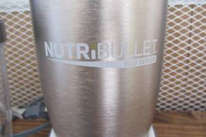 lot 104 image: NutriBullet - Pro Blender - Champagne