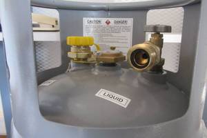 lot 107 image: 33.5 lbs. Forklift Propane Tank Cylinder LP with Gauge and Fill Valve