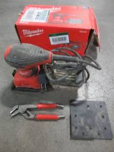 lot 49 image: Milwaukee Milwaukee 3 Amp 14 Sheet Corded Palm Sander 6033-21, Works. Missing Hose Adapter.