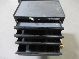lot 116 image: Husky 27 in. 5-Drawer Cabinet Roller Cabinet Tool Chest in Textured Black, H27TR5TB - Missing Bottom Drawer, Casters and Side Handle.