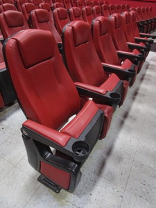 lot 125 image: ROW OF 6 THEATER SEATS