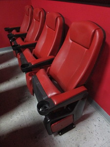 lot 301 image: ROW OF 4 THEATER SEATS
