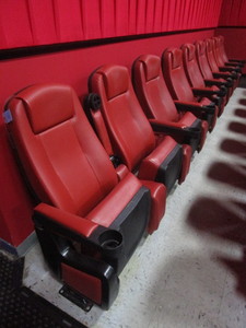 lot 126 image: ROW OF 9 THEATER SEATS