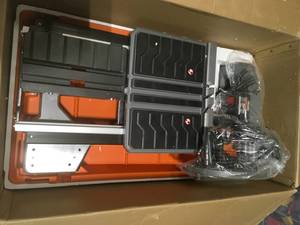 Ridgid 10 in. Wet Tile Saw with Stand in good condition