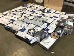 Pallet with Glacier Bay Faucets various models and conditions Open Box  Customer Returns see pictures