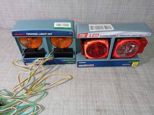 lot 76 image: Trailer Light Kit by Towsmart - set of 2 - not used -SEE PICTURES