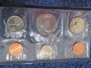 1987 Uncirculated Coin Set...