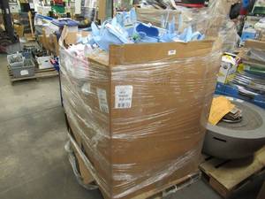 Pallet of Miscellaneous New Easter Baskets
