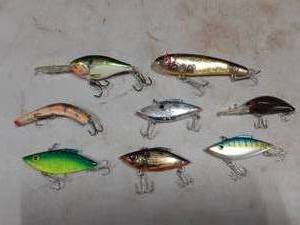 lot 3 image: 8-Assorted Lures-Rapala And Others
