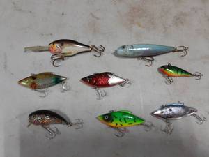 lot 4 image: 8-Assorted Lures-Rapala And Others