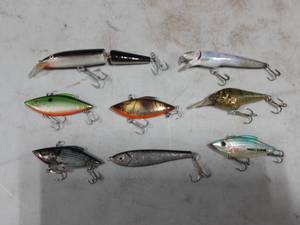 lot 6 image: 8-Assorted Lures-Rapala And Others