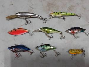 lot 8 image: 8-Assorted Lures-Rapala And Others