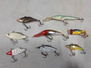 lot 14 image: 8-Assorted Lures-Rapala And Others