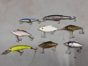 lot 15 image: 8-Assorted Lures-Rapala And Others