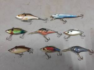 lot 16 image: 8-Assorted Lures-Rapala And Others