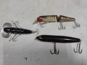 lot 18 image: Jitter Bug Creek Chug Pikie 3000 & 1-Other