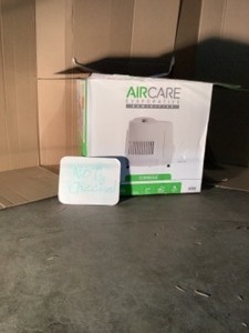 lot 40 image: AIRCARE 3.6-GAL EVAPORATIVE HUMIDLIFER FOR 3.600AQ. FT. SEE PICTURES