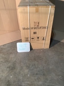 lot 44 image: MAGIC CHEF 3.0 CU.FT. UPRIGHT FREEZER IN WHITE. SEE PICTURES