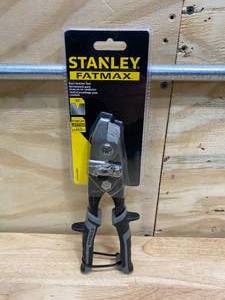 lot 32 image: STANLEY FATMAX 1.5-in 60CrV Snips