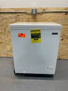 lot 57 image: MAGIC CHEF 5.0 cu. ft. Chest Freezer in White