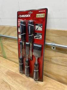 lot 62 image: HUSKY Wood Chisel Set (5-Piece)