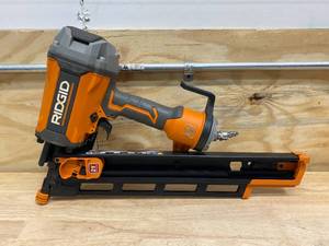 lot 68 image: RIDGID 21-Degree 3-12 in. Round Head Framing Nailer