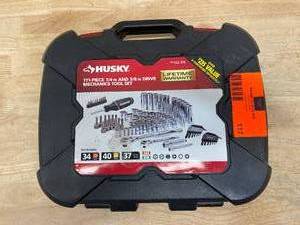 lot 117 image: HUSKY Mechanics Tool Set (111-Piece)