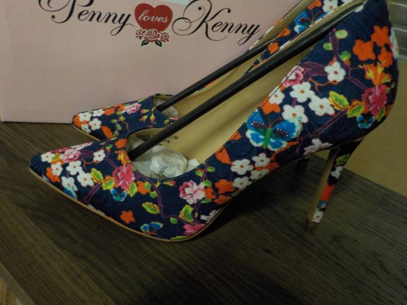 Penny Loves Kenny size 10M heels ne...