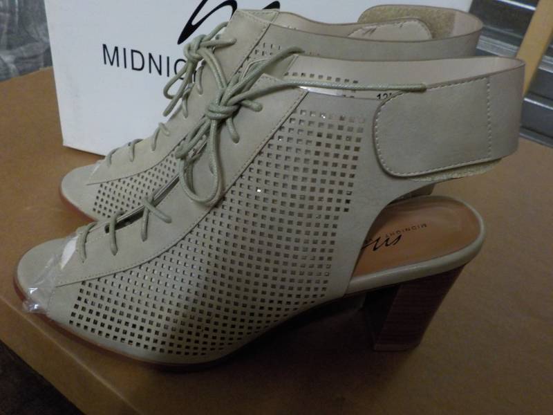 Midnight Velvet size 12M cement dia...