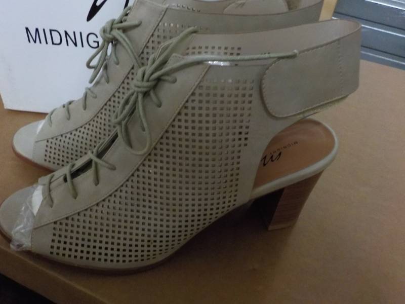 Midnight Velvet size 12M cement dia...
