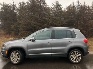 2012 Volkswagen Tiguan SE 4Motion - AWD - Fully Loaded - 2 Owner