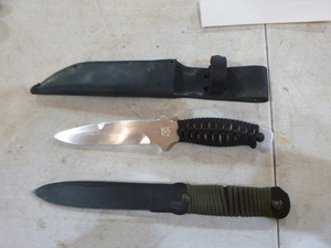 2 Hunting Knives