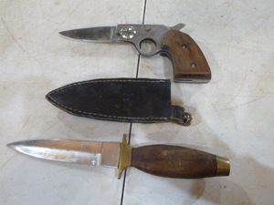3 Hunting Knives
