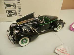 FRANKLIN MINT 1935 AUBURN 851 BOATAIL SPEEDSTER 124 SCALE - NEW IN BOX - AWESOME - SEE PICTURES