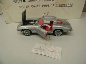 FRANKLIN MINT 1963 CHEVROLET CORVETTE STINGRAY SPLIT WINDOW COUPE 124 SCALE FIBERGLASS SE SCALE - NEW IN BOX - AWESOME - SEE PICTURES