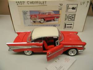 FRANKLIN MINT 1957 CHEVROLET BEL AIR HARDTOP 124 - NEW IN BOX - AWESOME - SEE PICTURES