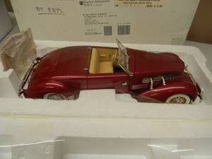 ERTL 1937 CORD 810 SUPERCHARGED ROADSTER CONVERTIBLE - NEW IN BOX WITH ALL PAPERWORK - LIMITED EDITION HAMILTON AUTHENTICATED 118 SCALE DIE CAST - GREAT PIECE - SEE PICTURES