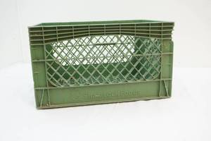 lot 12 image: shamrock milk crate