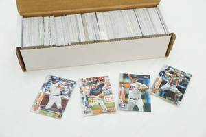 lot 21 image: sport trading cards