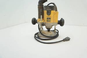 lot 86 image: Dewalt router