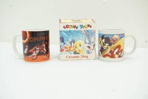 lot 110 image: Looney Tunes mug, Phoneix Suns Mug