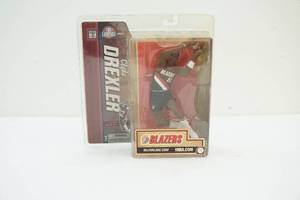 lot 120 image: Clyde Drexler figure