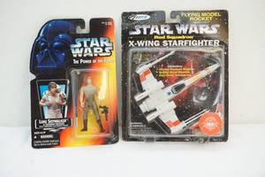lot 155 image: Star Wars figures