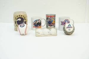 lot 195 image: Mugs, golf balls, baseball