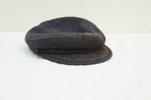 lot 205 image: Vintage chauffers cap