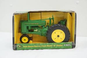 lot 209 image: John Deere tractor