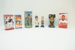 lot 224 image: Bobble heads