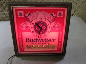 lot 3 image: (FS) Lighted Budweiser King of Beer...