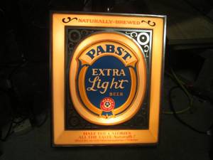 lot 11 image: (RM5) Lighted Pabst Extra Light Bee...